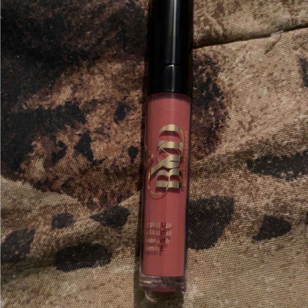 Pink Lip Gloss with Hydrating Shine